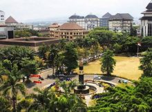 kampus universitas terbaik favorit di malang